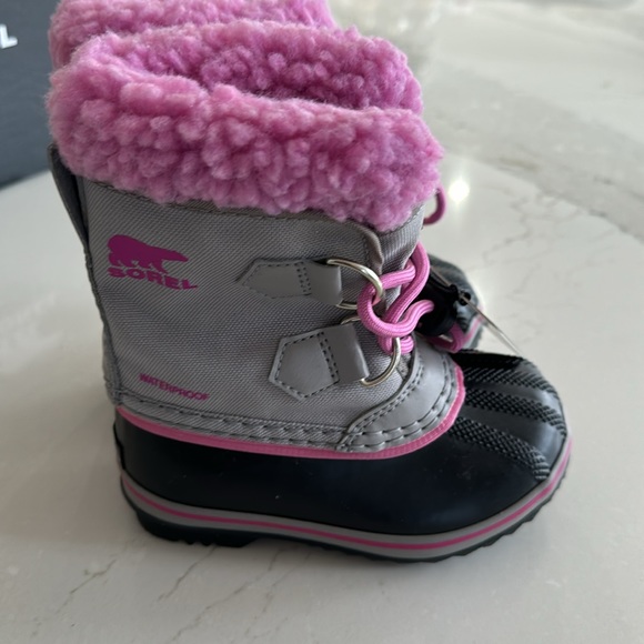 Sorel Children’s Yoot Pac Nylon Boots-NWT!!! - Picture 3 of 6